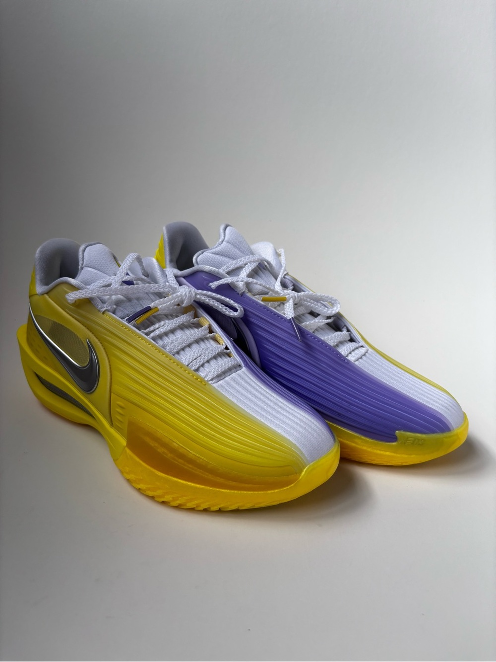 Nike GT Cut 3 Turbo Lakers Split Yellow Purple Mens 7.5 HV9918-500